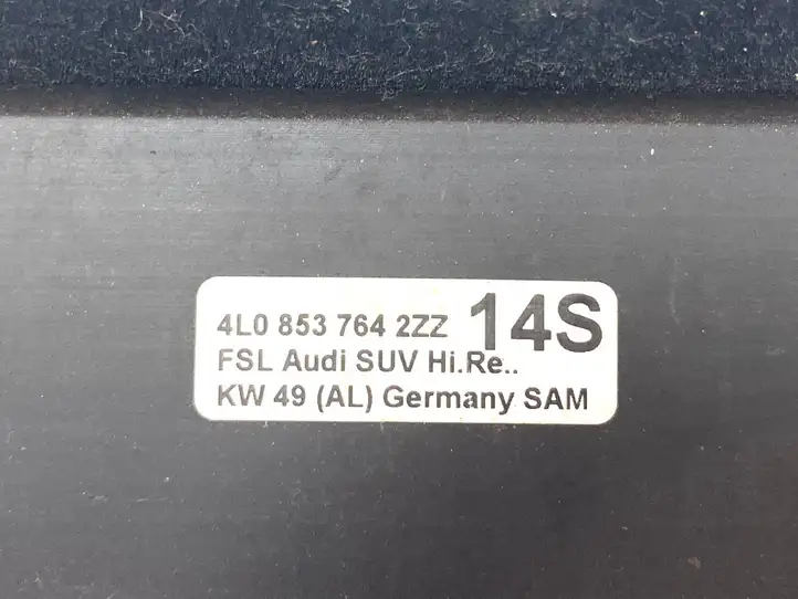 Audi Q7 4L (2005 - 2009) 4L08537642ZZ Накладка стекла задней двери — фото 4