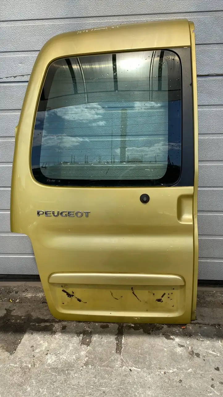 Peugeot Partner (2002 - 2008) Багажная дверь — фото 1