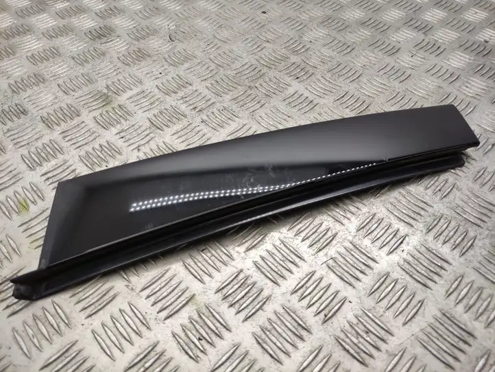Peugeot 308 (2013 - 2021) 9677919480 Накладка стекла задней двери — фото 1