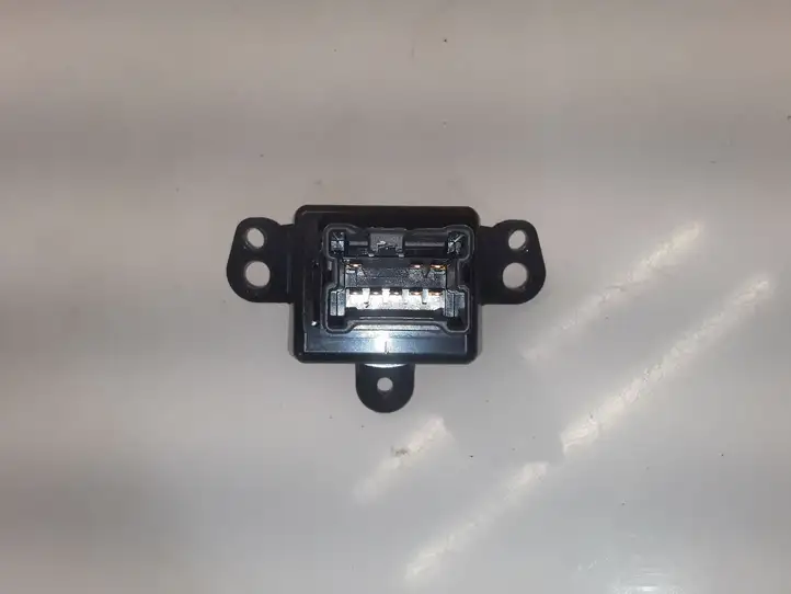Nissan Almera (2000 - 2006) NILES06016 Включатель аварийных фонарей — фото 3