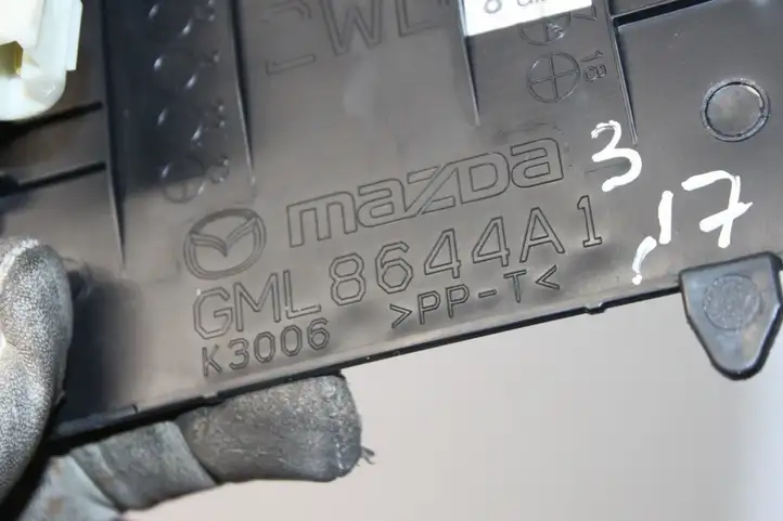 Mazda 3 (2017 - 2019) USB разъем — фото 6