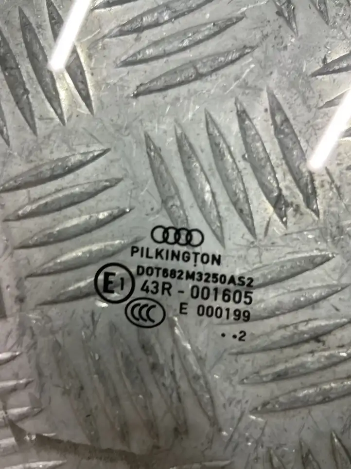 Audi A4 S4 B8 8K (2011 - 2015) Стекло передней двери — фото 2
