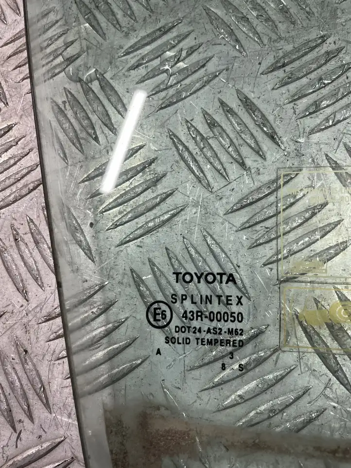 Toyota Avensis T250 (2006 - 2009) Стекло передней двери — фото 2