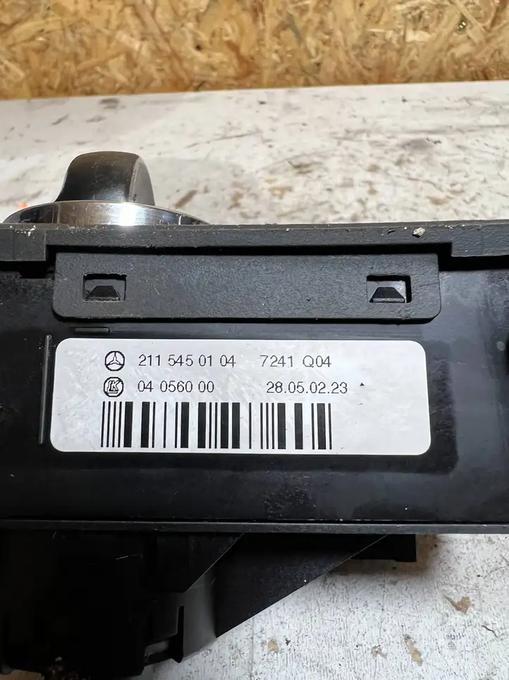 Mercedes-Benz E W211 (2002 - 2009) 2115450104 Включатель фонарей — фото 2