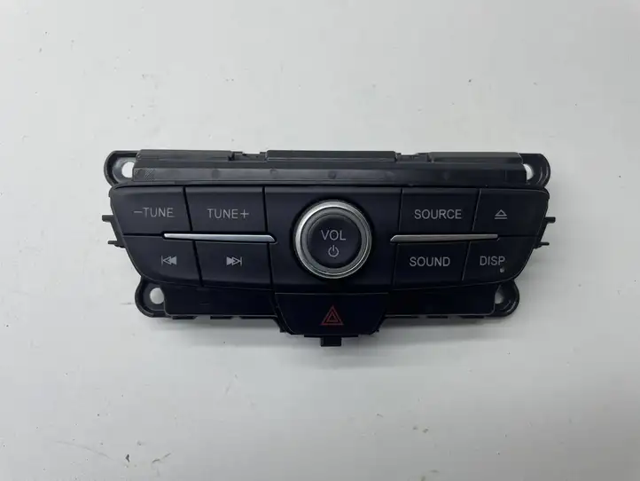 Ford Focus (2015 - 2019) F1ET18K811HC Контроллер мультимедийной системы — фото 1