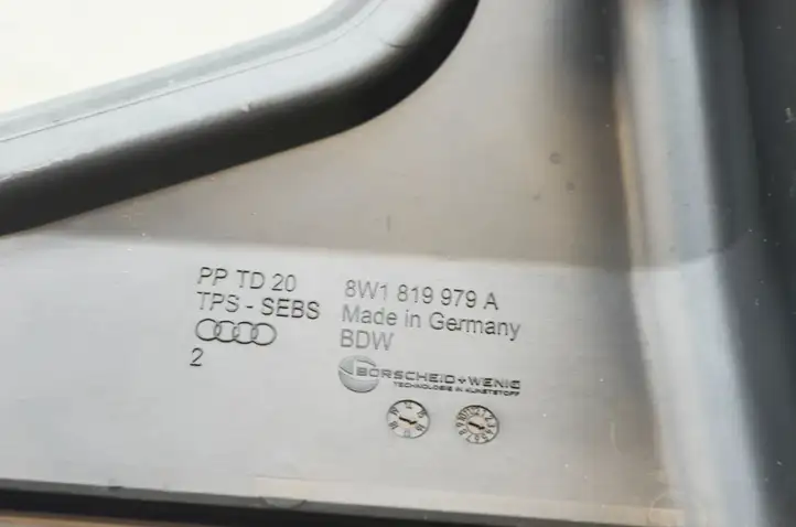 Audi A5 (2016 - ) 8W1819979A Другая часть кузова — фото 8