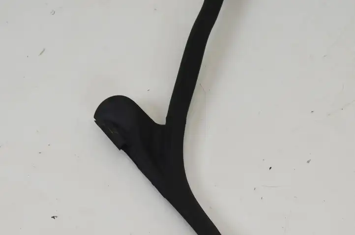 Audi A5 (2016 - ) 8W6831708 Уплотнитель передней двери — фото 3