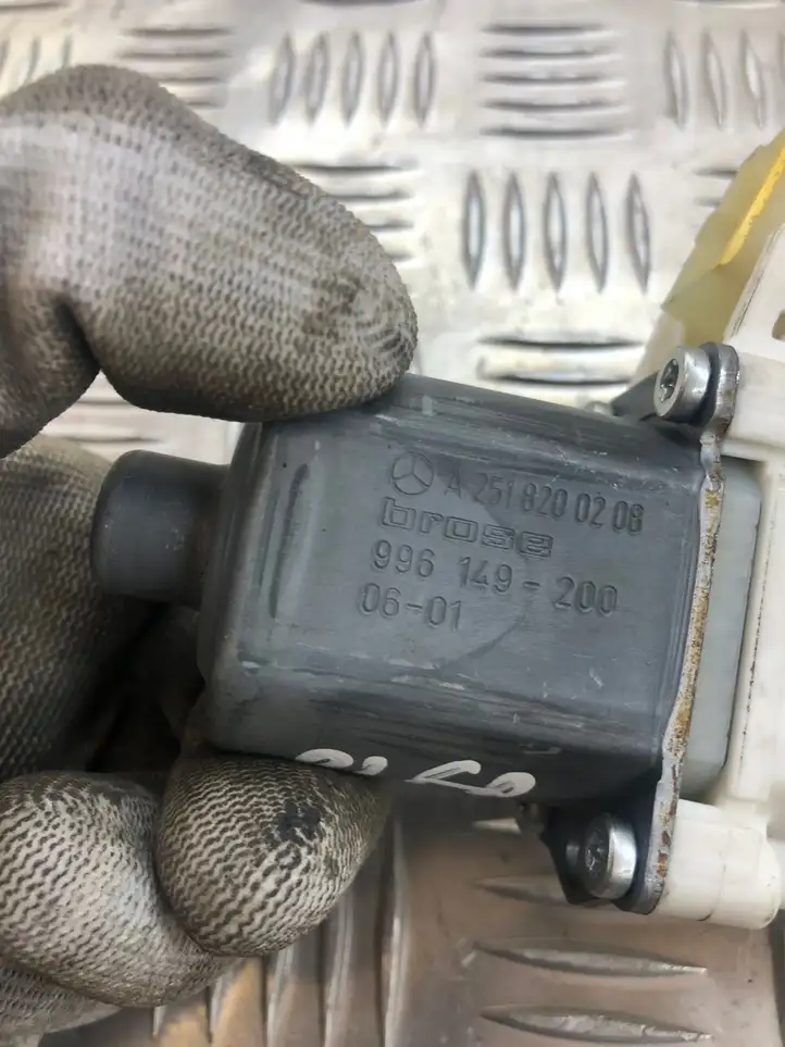 Mercedes-Benz R W251 (2005 - 2013) A2518200208 Стеклоподъемник задней двери — фото 2