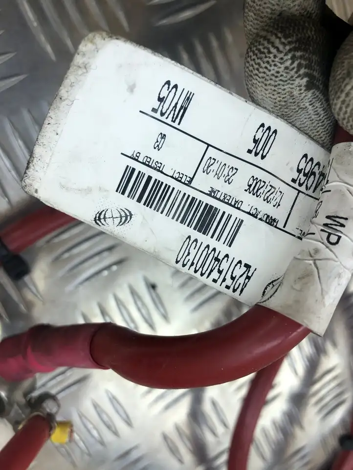 Mercedes-Benz R W251 (2005 - 2013) A2515400130 Плюсовой провод аккумулятора — фото 3