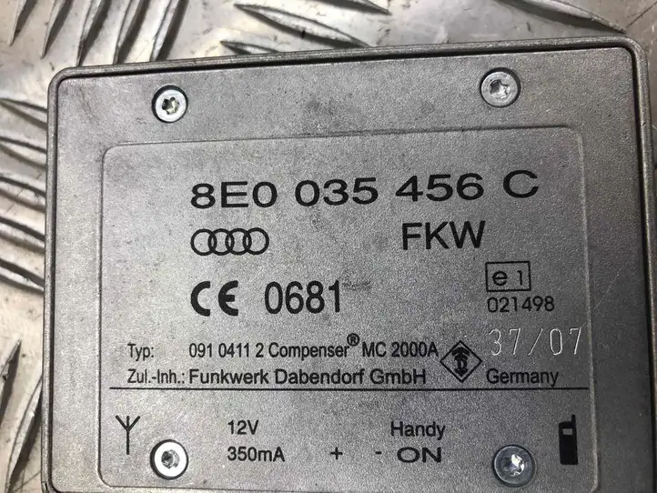 Audi A5 8T 8F (2007 - 2011) 8E0035456C Усилитель антенны — фото 3