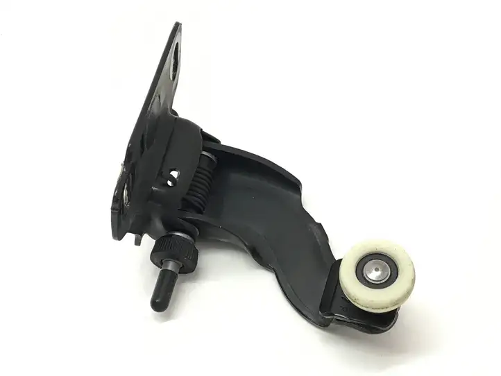 Ford B-MAX (2012 - 2018) AV11R25028AF Средняя направляющая ролика раздвижной двери — фото 2