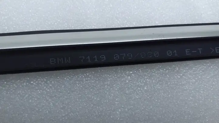 BMW 3 E92 E93 (2005 - 2014) 7119079 Накладка стекла передней двери — фото 5