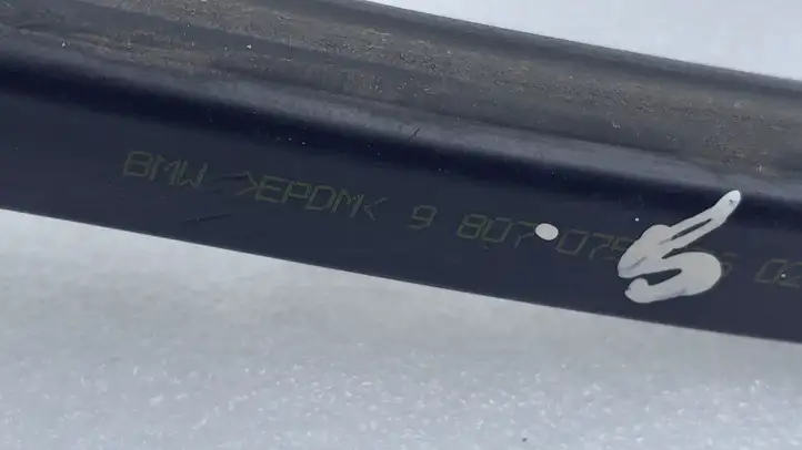 Mini Cooper Countryman R60 (2010 - 2016) 9807075 Уплотнитель стекла задней двери — фото 2