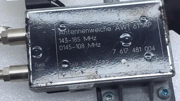 Mercedes-Benz B-class W245 (2005 - 2008) A1698203589 Усилитель антенны — фото 2