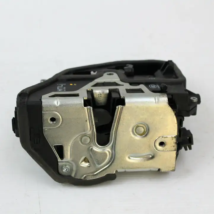 BMW 3 E90 E91 (2005 - 2012) 7060295 Замок задней двери — фото 1