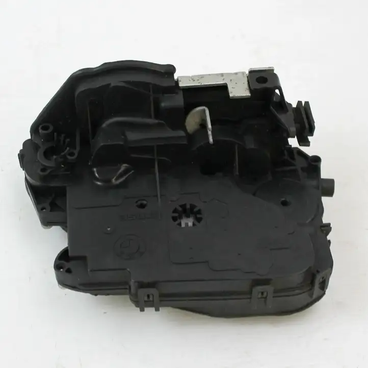 BMW 3 E90 E91 (2005 - 2012) 7060295 Замок задней двери — фото 4
