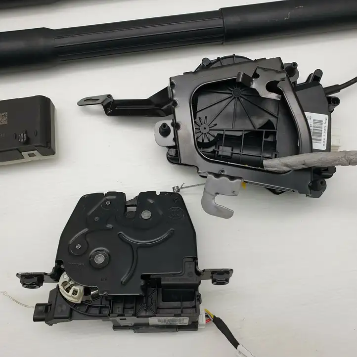 BMW 3 F30 F35 F31 (2012 - 2018) 7432373 Гидравлика крышки багажника — фото 4