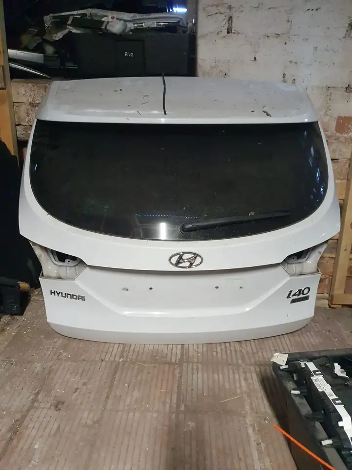 Hyundai i40 (2015 - ) Крышка багажника — фото 1