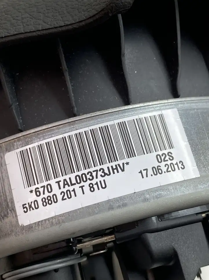 Volkswagen Tiguan (2011 - 2016) 5K0880201T Подушка безопасности руля — фото 4