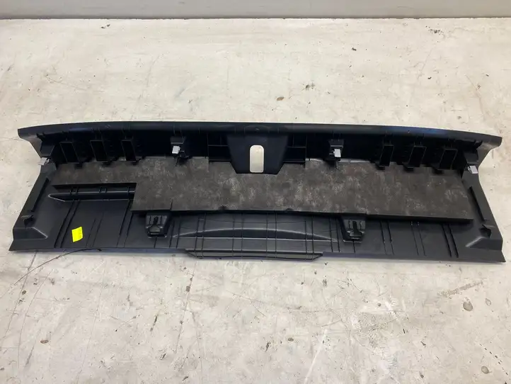 Audi A3/S3 8Y (2020 - ) 8Y4863471B Отделка порога багажника — фото 3