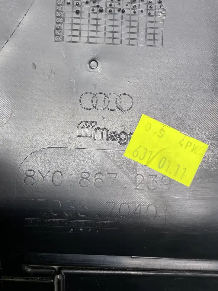 Audi A3/S3 8Y (2020 - ) 8Y0867239 Нижняя обшивка стойки B — фото 3