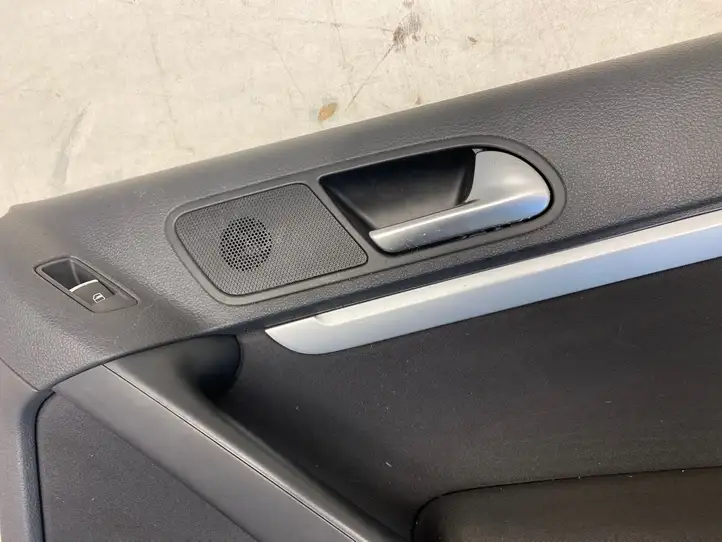 Volkswagen Tiguan (2011 - 2016) 5N0867212 Обшивка задней двери — фото 2