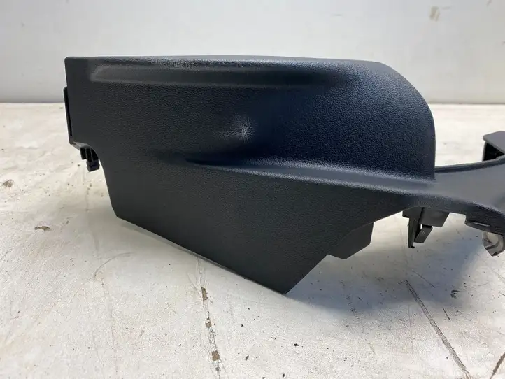 Audi A3/S3 8Y (2020 - ) 8Y0867768A Внутренняя отделка заднего порога — фото 2