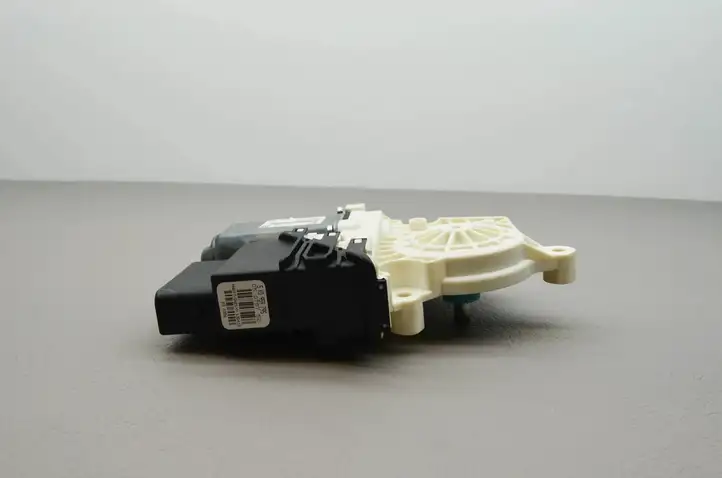 Volkswagen Tiguan (2007 - 2011) 5N0959704D Стеклоподъемник задней двери — фото 4