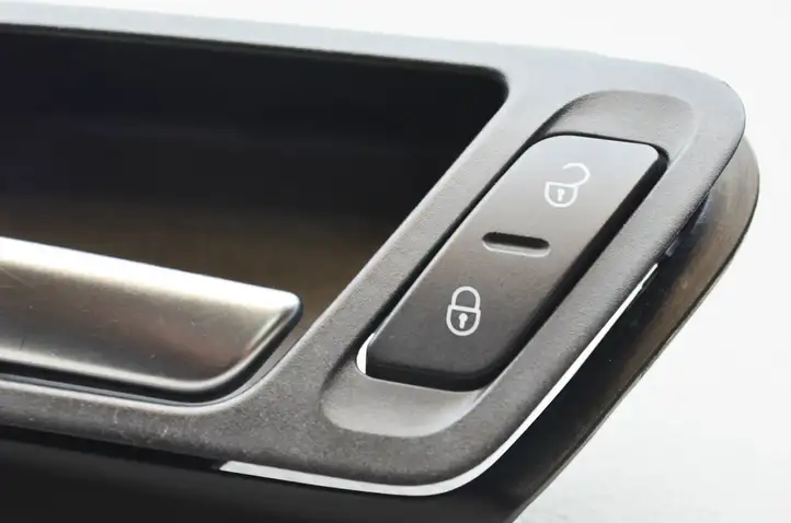 Volkswagen Tiguan (2007 - 2011) 5N0837197 Внутренняя ручка двери — фото 8