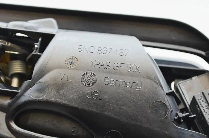 Volkswagen Tiguan (2007 - 2011) 5N0837197 Внутренняя ручка двери — фото 9