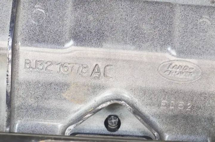 Land Rover Evoque I (2011 - 2015) Верхняя панель радиатора — фото 3