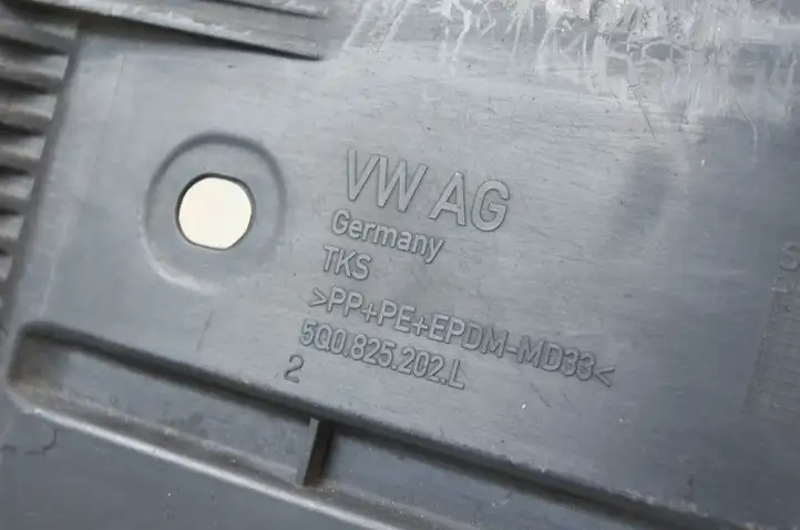 Volkswagen Golf VII (2013 - 2019) 5Q0825202L Боковая защита днища — фото 3