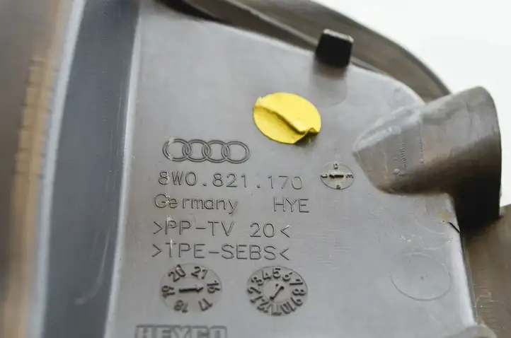 Audi A4 S4 B9 (2015 - 2019) 8W0821170 Накладка крыла — фото 3
