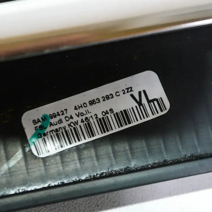 Audi A8 S8 D4 4H (2010 - 2014) 4H0853283C Накладка стекла передней двери — фото 7