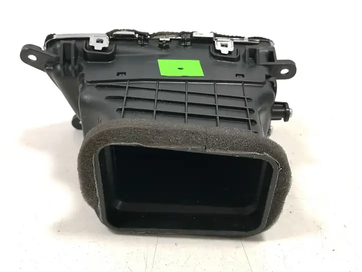 Kia Ceed (2012 - 2015) 97410A2900 Центральный воздушный дефлектор — фото 4