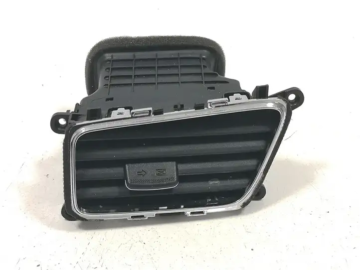 Kia Ceed (2012 - 2015) 97410A2900 Центральный воздушный дефлектор — фото 1