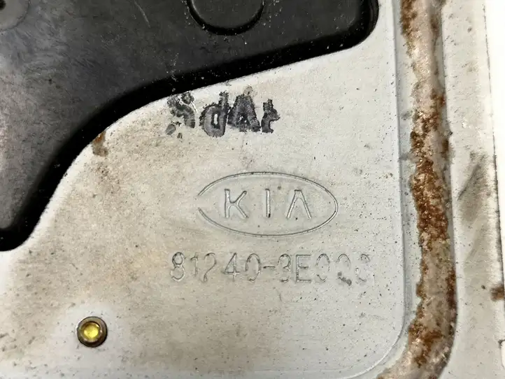 Kia Sorento (2002 - 2006) 812403E000 Актуатор замка задней двери — фото 4