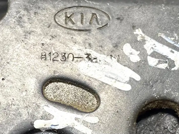 Kia Sorento (2002 - 2006) 812303E000 Замок крышки багажника — фото 3