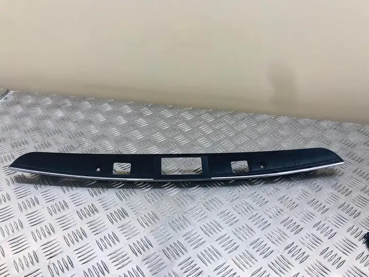 Mercedes-Benz C W204 (2007 - 2014) Подсветка номера — фото 4