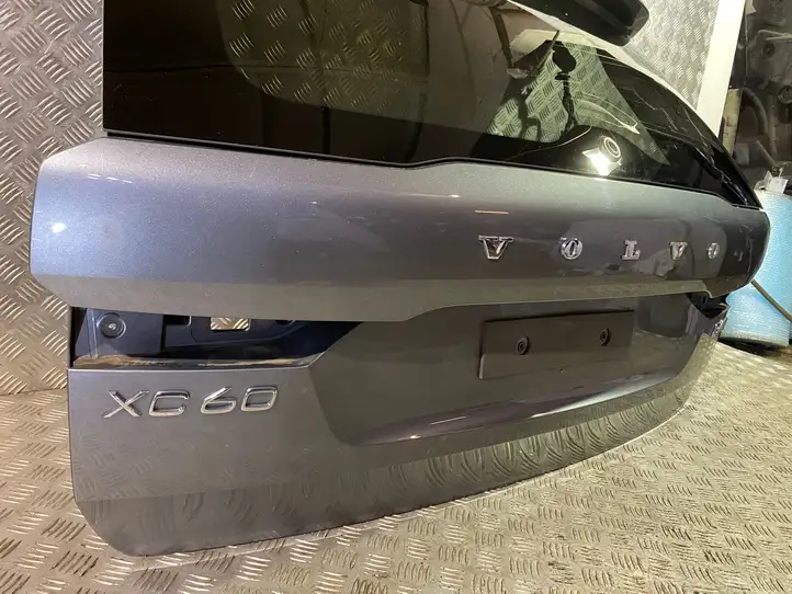 Volvo XC60 (2017 - ) Крышка багажника — фото 10
