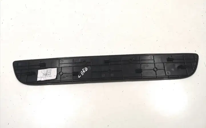 Kia Ceed (2012 - 2015) 85873A2000 Внутренняя отделка переднего порога — фото 2