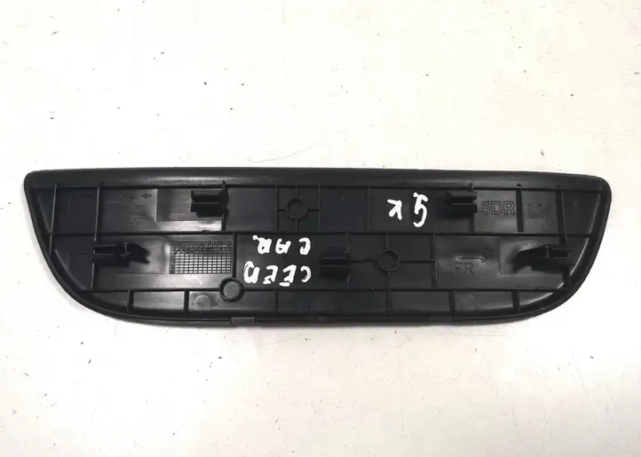 Kia Ceed (2012 - 2015) 85878A2000 Внутренняя отделка заднего порога — фото 3