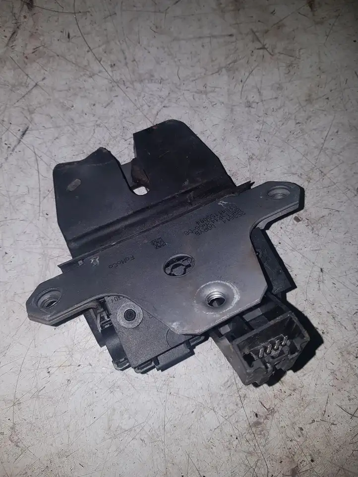 Ford Focus (2011 - 2015) 01041155004 Замок крышки багажника — фото 1