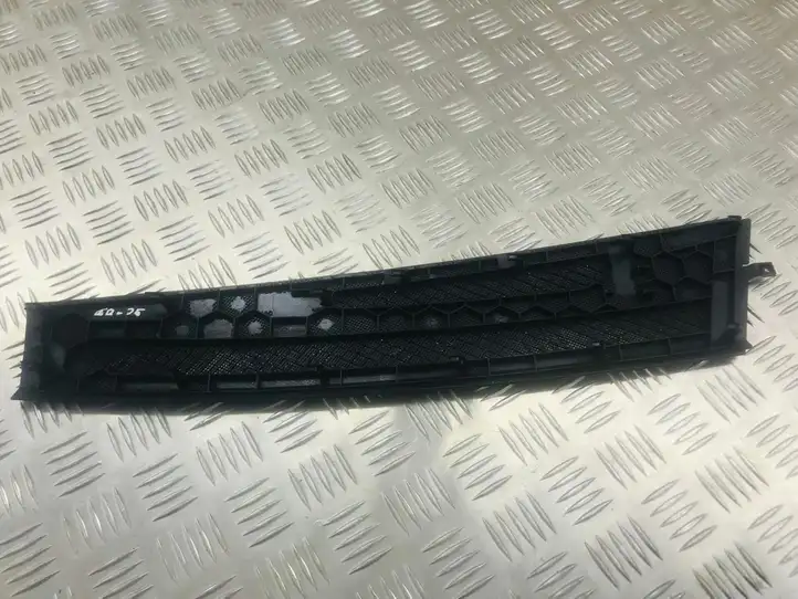 Mercedes-Benz C W204 (2007 - 2014) A2046802108 Боковой воздушный дефлектор — фото 2