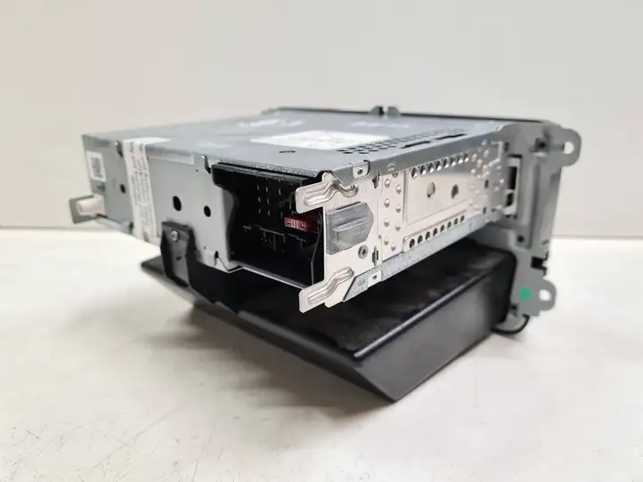 Volkswagen Caddy (2010 - 2015) 5K0035156A Магнитола / мультимедийная система — фото 3
