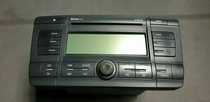 Skoda Octavia Mk1 (1U) (1996 - 2004) 1Z0035161B Магнитола / мультимедийная система — фото 1