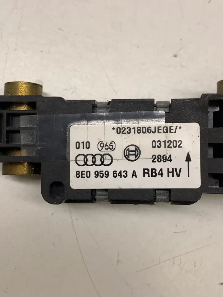 Audi A4 S4 B6 8E 8H (2000 - 2006) 8E0959643A Датчик удара SRS — фото 2