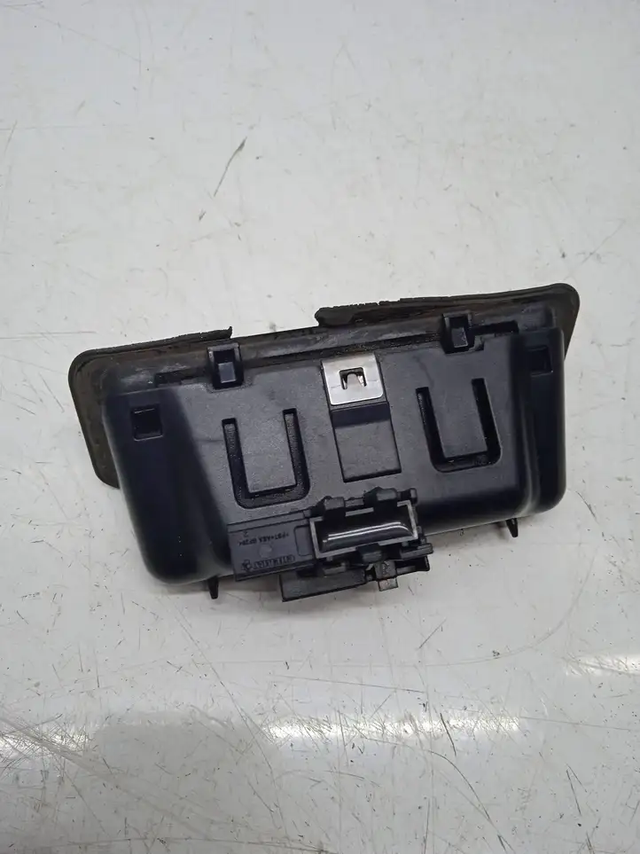 BMW 3 E90 E91 (2005 - 2012) 51247118158 Ручка крышки багажника — фото 4