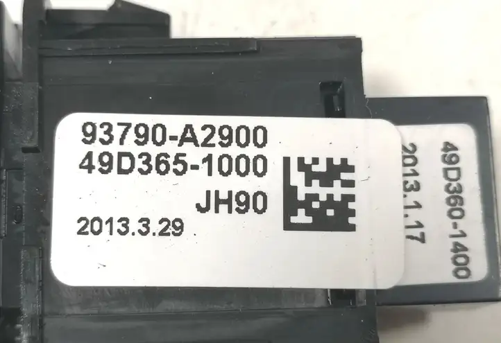 Kia Ceed (2012 - 2015) 93790A2900 Включатель аварийных фонарей — фото 4