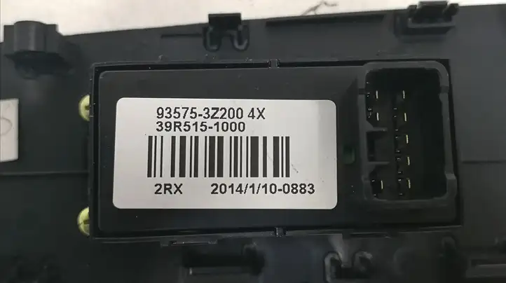 Hyundai i40 (2011 - ) 935753Z200 Блок кнопок стеклоподъемников — фото 2